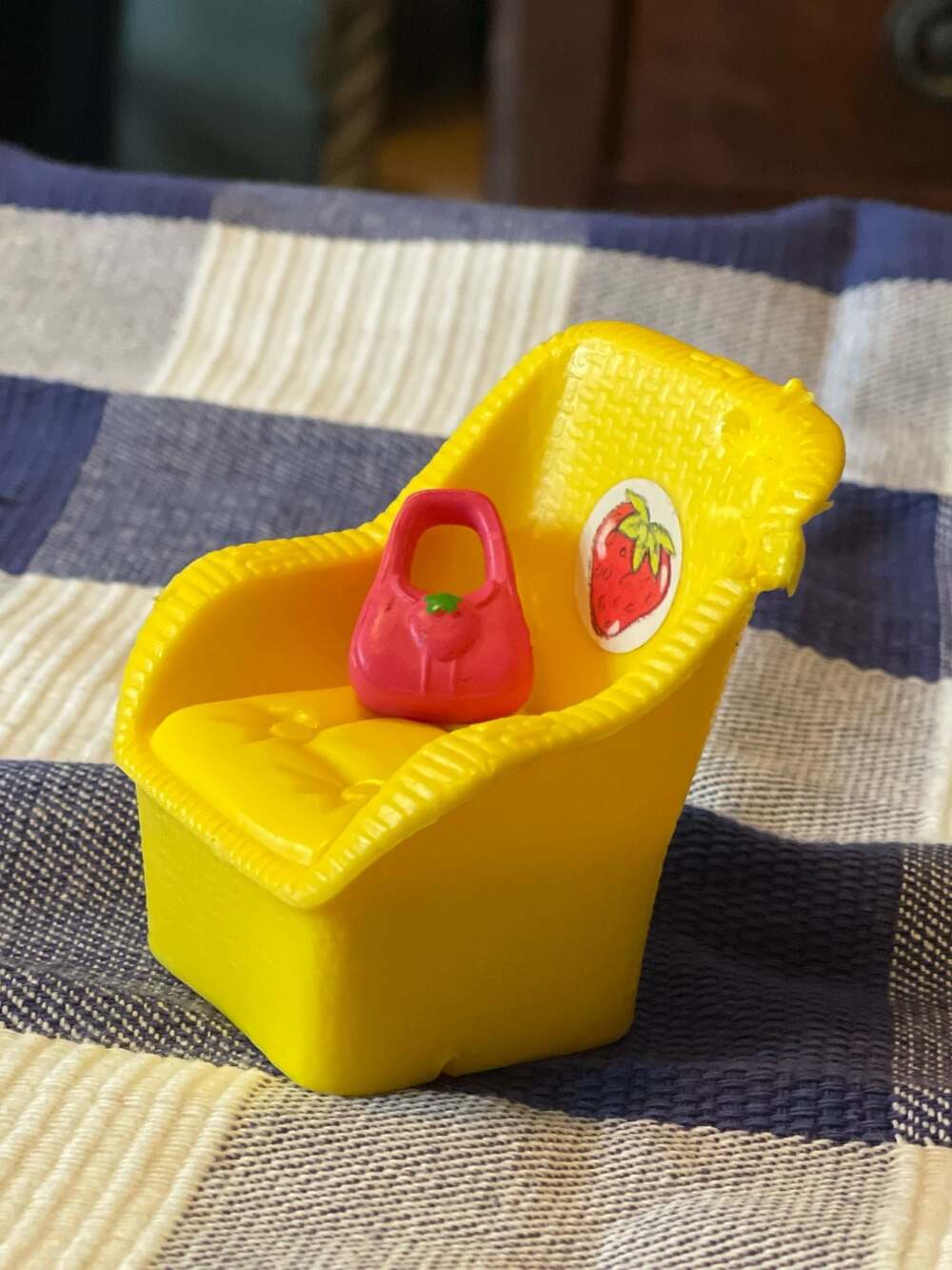 VTG 80's Strawberry Shortcake Mini Lot, doll chair & accessory purse